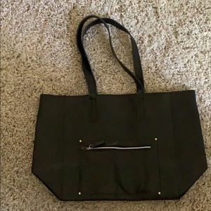 NWT Large black carrying bag with zipper pocket